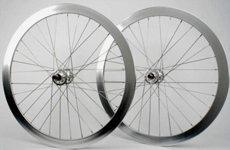 polish color 700c wheelsets